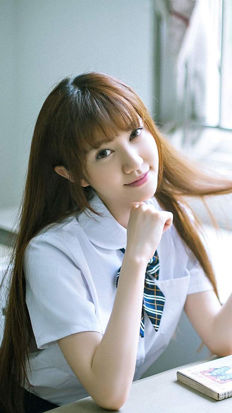 清纯甜美美女户外写真高清桌面壁纸_高清桌面壁纸图片
