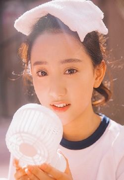 中国内地实力派浙江省衢州女演员长相酷似周迅日本清纯女孩写真