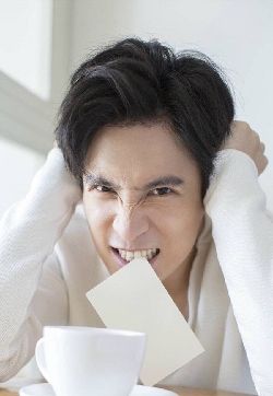 中国内地上海市男歌手薛之谦帅气个性写真