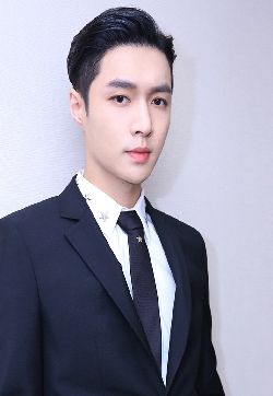 高清中国湖南省长沙市男演员张艺兴清新魅力图片