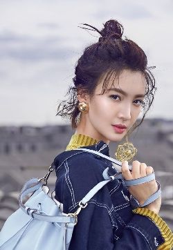 中国大陆山东济南女演员平面模特金晨帅气优雅写真图片