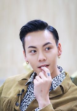 中国香港华语影视男演员歌手陈伟霆魔性笑容帅气写真