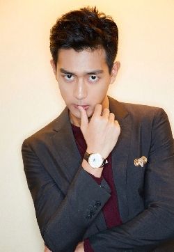 中国内地湖北荆州男演员李现最新帅气西装活动照图片