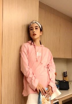 中国内地山东省烟台女演员、模特中戏清纯高颜值美女赵韩樱子粉嫩日系唯美写真第张
