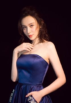 中国内地安徽女演员施诗私服甜美户外写真图片施诗图片第张