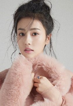 江苏常州职业模特女演员白鹿灵动俏皮时尚写真高清图片