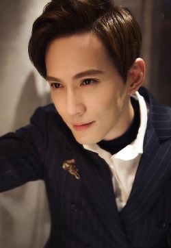高清中国内地上海男演员徐正溪魅力型男时尚写真图片