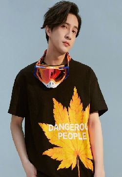 中国内地上海市男歌手薛之谦品牌新品男装写真图片