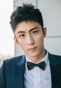 高清辽宁省丹东市男明显黄景瑜帅气有型图片
