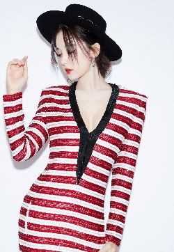 中国内地新疆乌鲁木齐市影视女演员古力娜扎微博之夜性感甜美写真图片