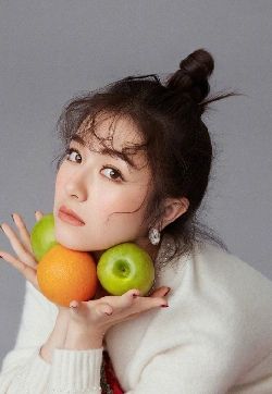 中国内地北京影视女演员李兰迪俏皮可爱时尚写真图片