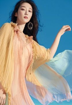 高清中国内地安徽芜湖女演员蒋梦婕性感时尚写真图片