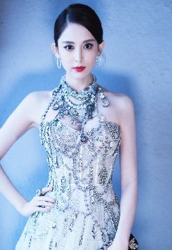中国内地新疆乌鲁木齐市影视女演员古力娜扎性感闪耀写真图片