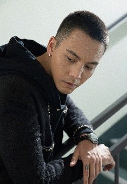 中国香港华语影视男演员歌手陈伟霆GQ盛典帅气写真图片