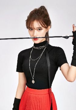 高清台湾省华语影视女演员陈意涵优雅甜酷写真图片