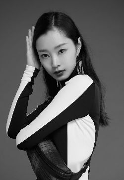 中国内地湖北省荆门女演员宋轶性感百变写真图片