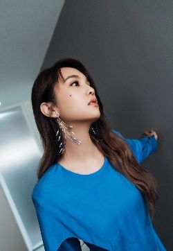高清中国台湾省台北女歌手演员杨丞琳清冷优雅写真图片