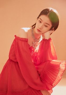 中国内地辽宁省沈阳女演员屈菁菁性感迷人写真图片