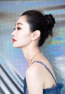 中国内地湖北省荆门女演员宋轶精致优雅写真图片