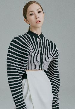 高清大陆内地上海女演员邓紫棋优雅性感杂志写真