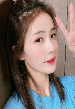 江苏常州职业模特女演员白鹿清新灵动写真图片