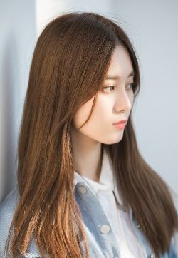 中国内地流行乐女歌手徐艺洋甜美温暖生活照图片