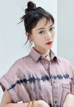 高清中国内地北京人影视女演员吴谨言时尚典雅写真图片