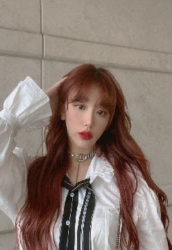 高清中国内地辽宁省沈阳女演员赵今麦学生装写真图片