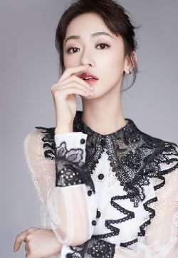 高清中国内地北京人影视女演员吴谨言轻甜养眼写真图片