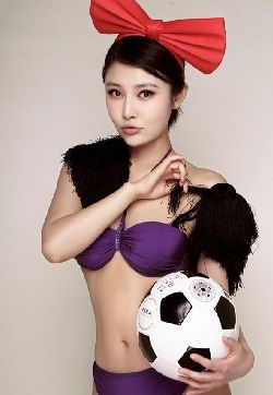 高清黑龙江省哈尔滨女演员徐冬冬性感足球写真高清手机壁纸