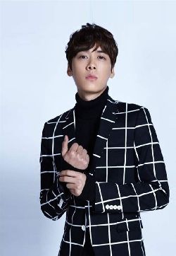 高清中国内地四川成都男演员盗墓笔记帅气男星李易峰苏苏高清写真苹果安卓手机壁纸下载