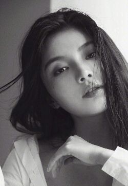 高清黑龙江省哈尔滨女演员徐冬冬性感写真高清手机壁纸