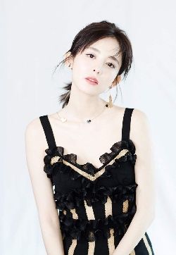 中国内地新疆乌鲁木齐市影视女演员古力娜扎性感甜美手机壁纸图片 中国内地新疆乌鲁木齐市影视女演员古力娜扎性感甜美手机壁纸图片