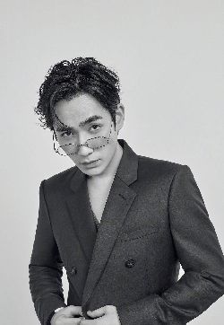 高清中国大陆武汉男演员朱朱一龙帅气十足手机壁纸