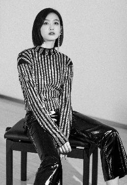 山东省青岛女演员宋茜率性写真高清手机壁纸图片