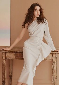 高清新疆乌鲁木齐美女演员迪丽热巴性感时尚高清手机壁纸