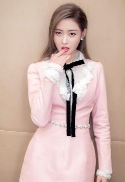 高清哈尔滨新生代女演员张天爱纯美仙气写真手机壁纸