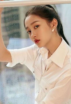 高清北京女演员关晓彤干练写真手机壁纸