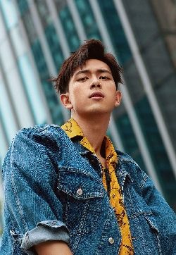 中国内地湖北荆州男演员李现帅气手机壁纸图片