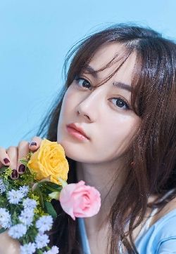 高清新疆乌鲁木齐美女演员迪丽热巴仙气迷人写真手机壁纸