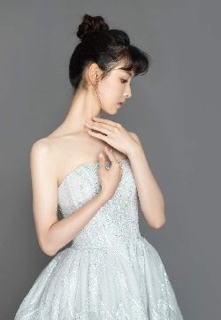 高清大陆内地福建省厦门女演员陈都灵暗黑系写真图片桌面壁纸第张