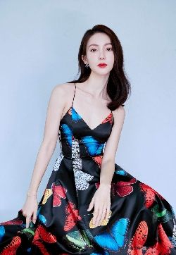 中国大陆山东济南女演员平面模特金晨性感迷人写真手机壁纸