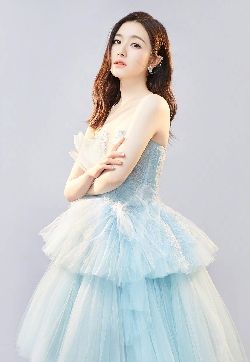 中国内地北京影视女演员李兰迪纱裙仙气高清手机壁纸