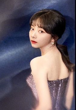 中国内地四川泸州影视女演员谭松韵长裙性感高清手机壁纸