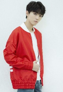 高清中国内地男歌手演员TFBOYS王俊凯手机壁纸