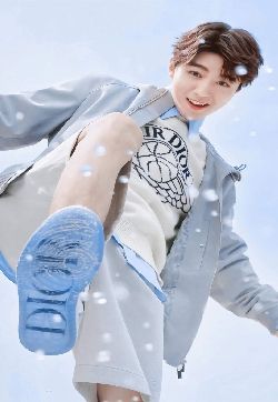 高清中国内地男歌手演员王俊凯帅气明星写真高清手机壁纸