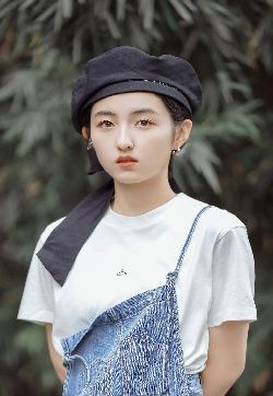 中国内地河南省三门峡女演员张子枫妹妹时尚高清手机壁纸