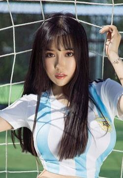 成熟性感迷人的美丽模特陈亦菲究极美腿杀高清妹子写真集