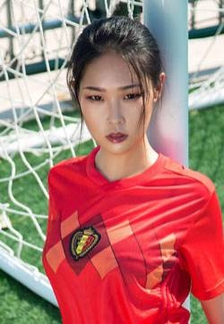 成熟性感迷人的美丽模特足球宝贝梦心玥果冻陈亦菲Merry林熙程瑜西2018世界波高清写真集