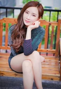 风情美妇人周妍希镂空黑纱裙无比性感美女写真图片